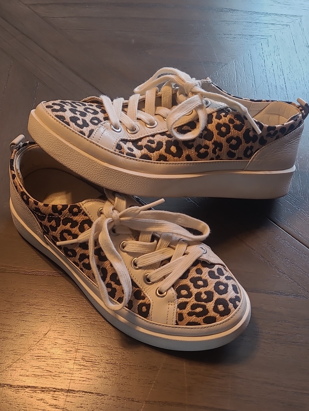 Vionic Winny Leopard-Print Low-Top Sneakers, Size 6